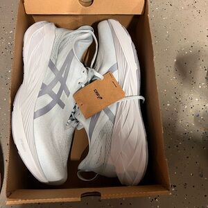 ASICS Novablast 4 LE, Men’s Running Shoes - Size US 15D